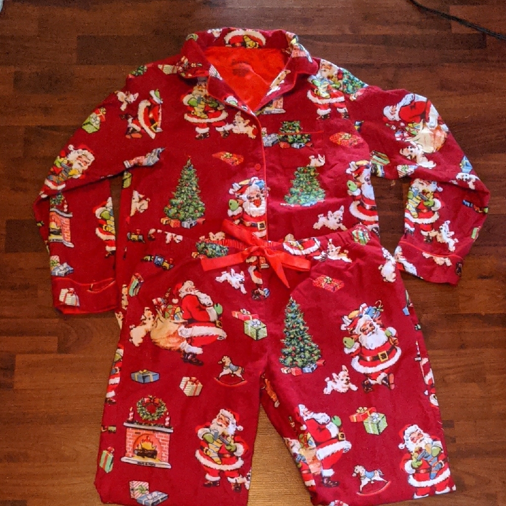 Nick & Nora Women's Santa Pajama Set